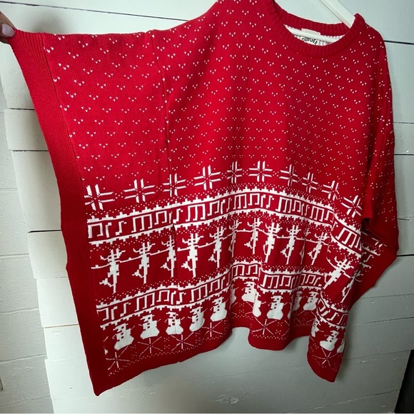 Dubgee Red White Poncho Oversized Red White Snowman Size Small Medium - Picture 4 of 7